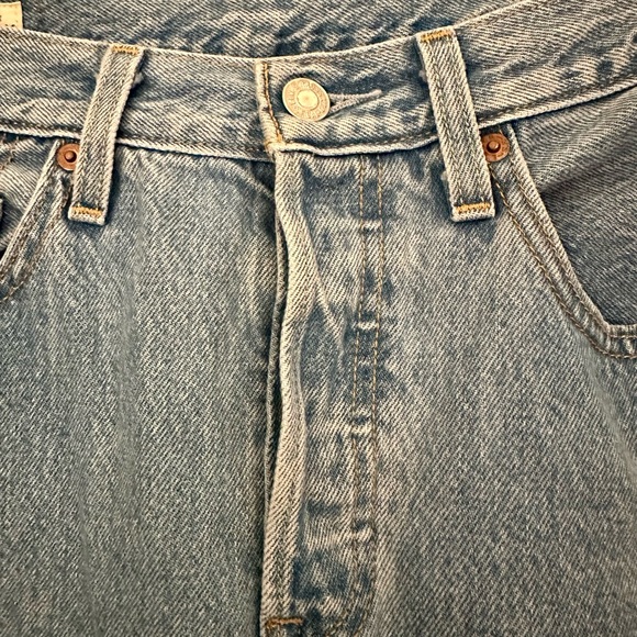 Levi's 501 Light Blue Classic Women's Jeans - Picture 14 of 16